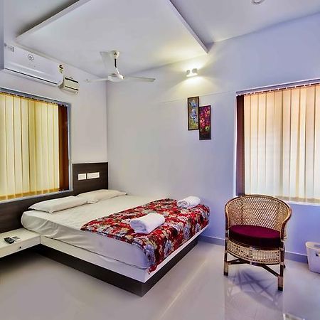 Rams Guest House Near Lulu Mall 特里凡得琅 外观 照片